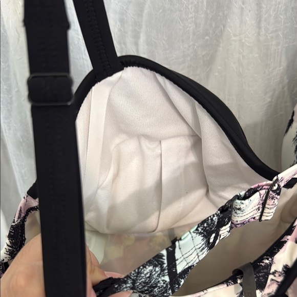 Multicolor Palm Tree Patterned Swimsuit - Picture 3 of 5